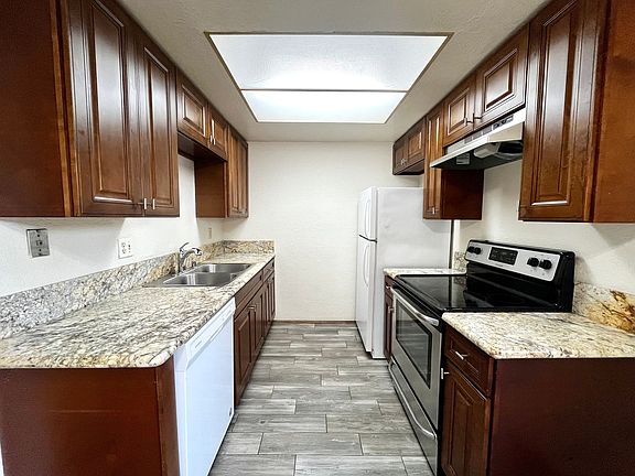 5th image of 153 Brightwood Ave #B