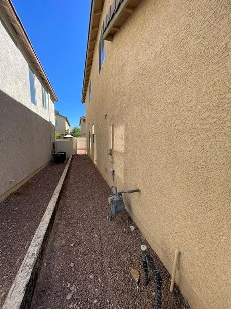 4721 Chino Peak Ct ! 3 Bed / 2 1/2 Bath House ! — Photo 2