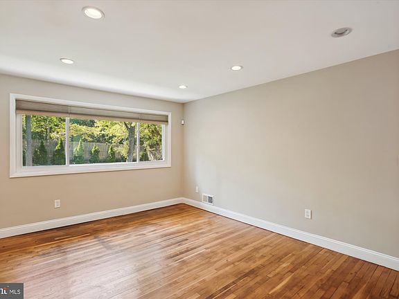 5th image of 11226 Woodson Ave