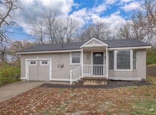 1114 S Scott Ave, Independence, MO 64054