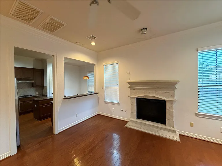 11602 Royal Oaks Xing — Photo 11