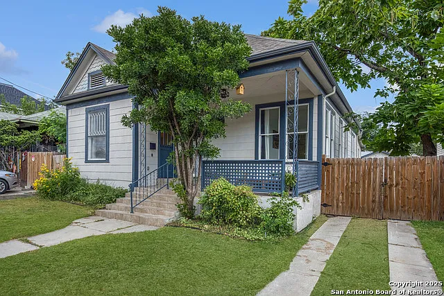 Building Photo - 509 W Mistletoe Ave