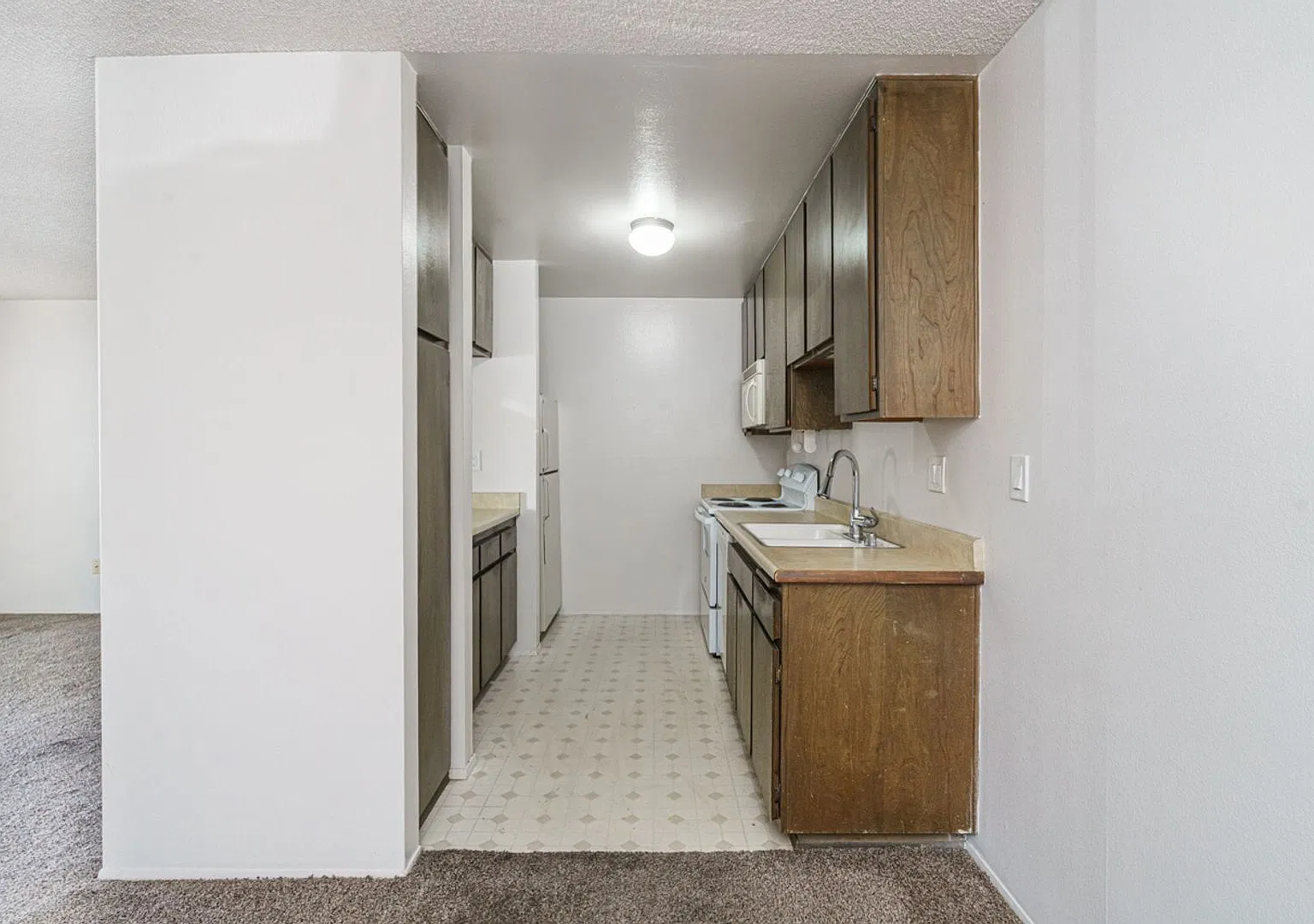 1Bed/1Bath Single Story Condo in La Mesa with several amenities — Photo 4