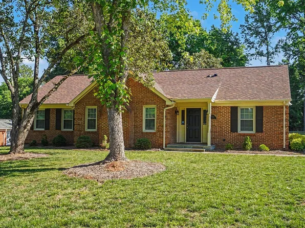 9013 Raintree Ln, Charlotte, NC 28277