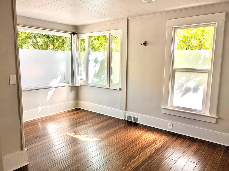1213 E State St — Photo 5