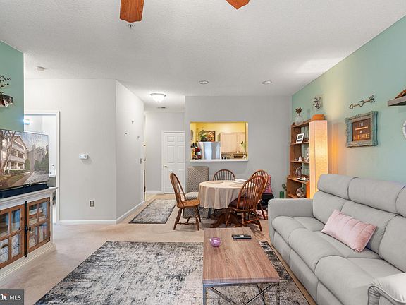 5th image of 14300 Grape Holly Grv APT 24