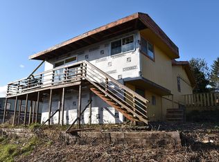 93628 Cleveland Ln, Coos Bay, OR 97420
