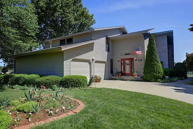 4110 Clubhouse Dr photo 1