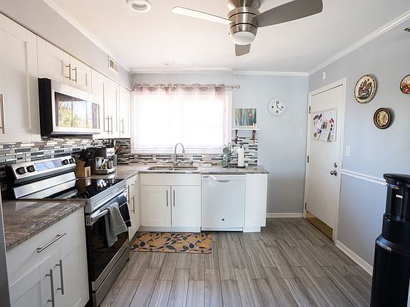 5th image of 4182 Cove Ln APT B