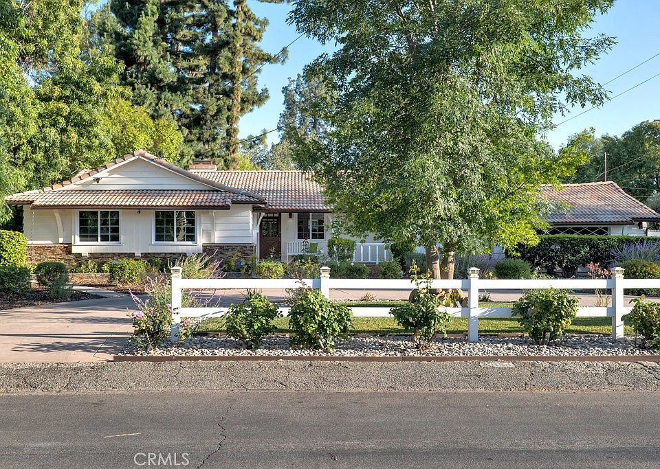 1st image of 23154 Mariano St