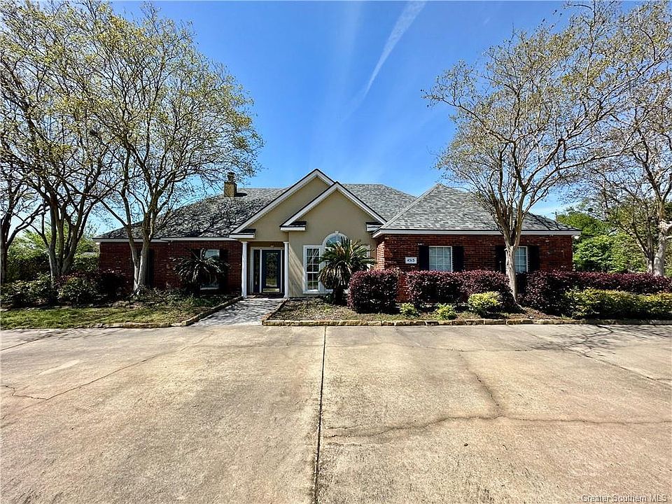 1st image of 4513 Country Club Ln