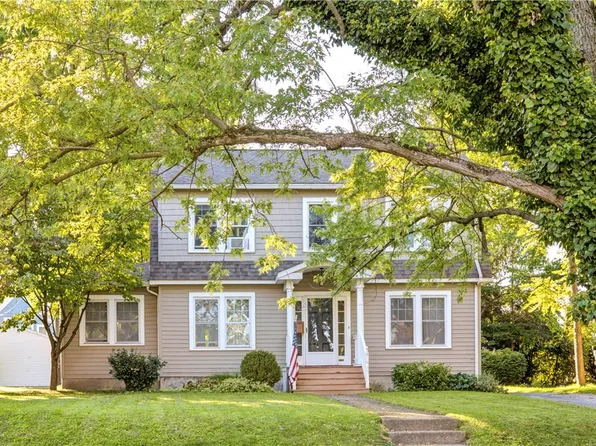 32 Maxwell Ave, Geneva, NY 14456