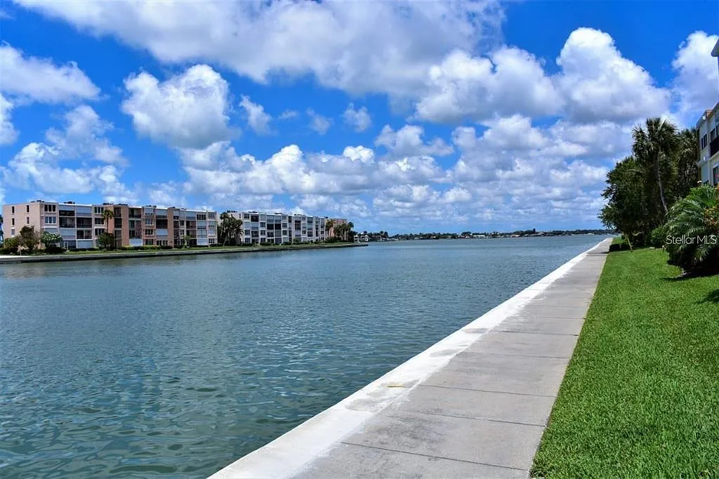 1 bed, 1.0 bath, 570 sqft, $2,000 — Photo 3