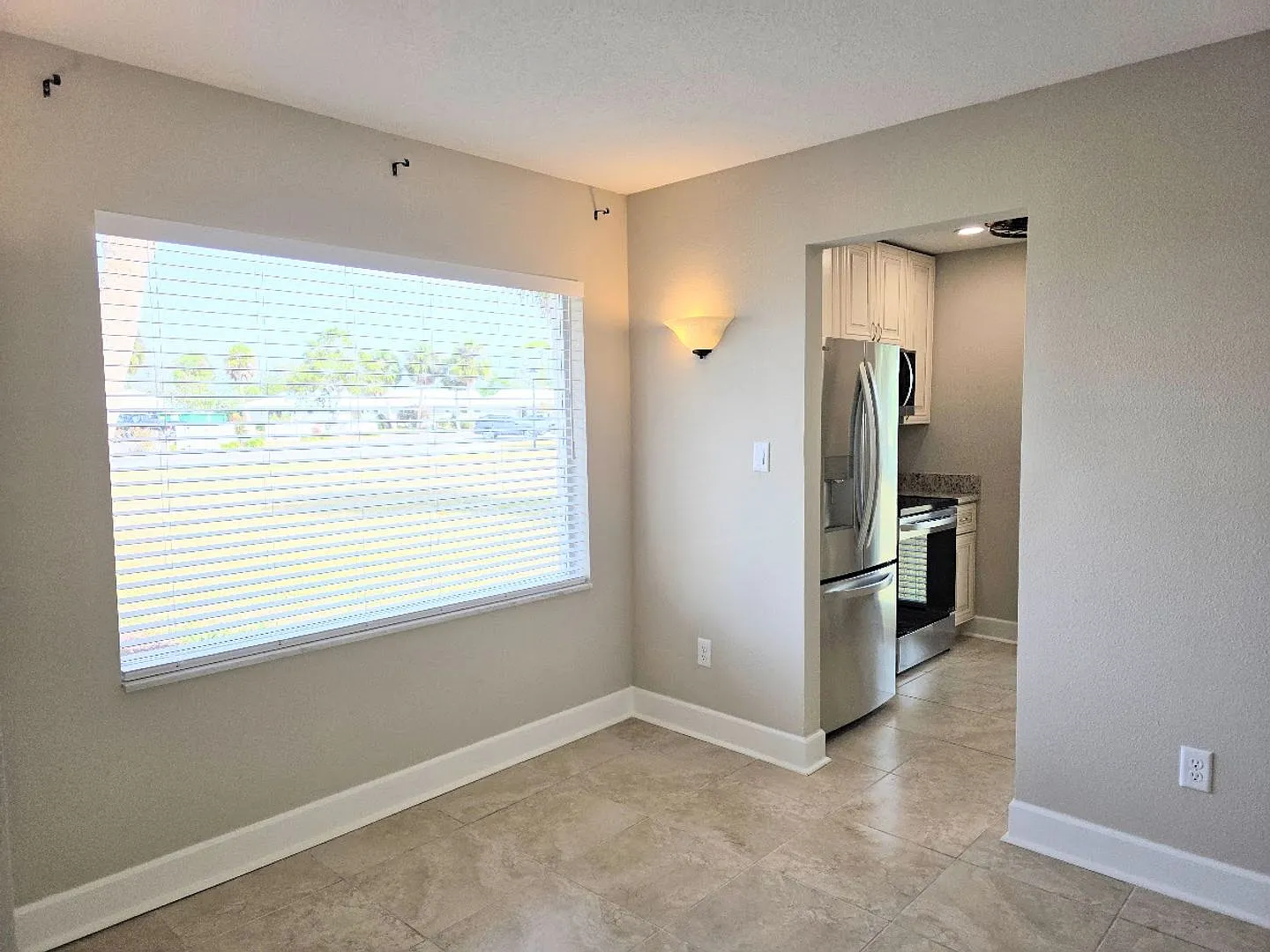 Available 10/1/2026 Beautiful 2-bedroom, 2-bath waterfront villa — Photo 3