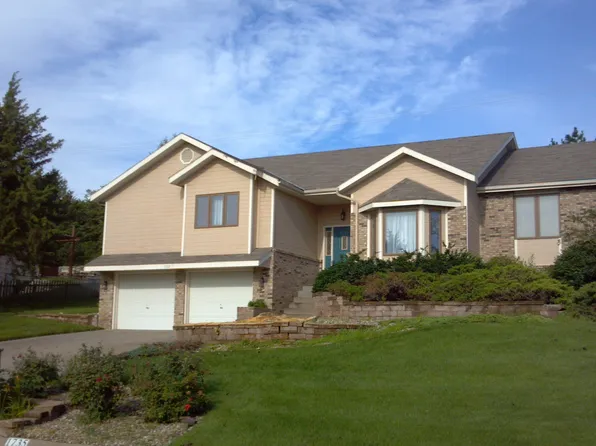 1735 Kings Rd, Manhattan, KS 66503