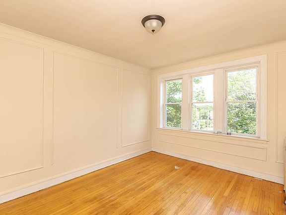 3rd image of 6750 N Hermitage Ave #3