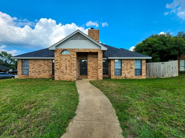 622 Reeves Ln, Kennedale, TX 76060