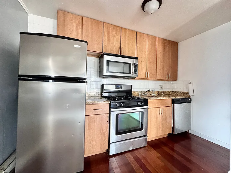 27 W Lincoln Ave #2 — Photo 13
