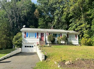9 Oak Glen Pl, Whippany, NJ 07981