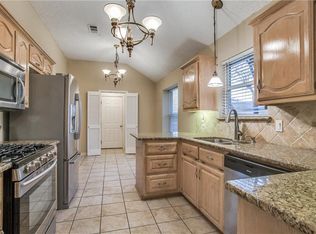 8010 Wayne Cir, Rowlett, TX 75088