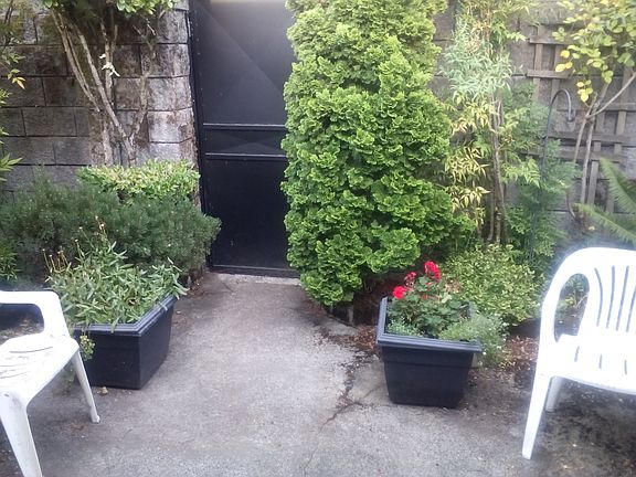Front kitchen patio