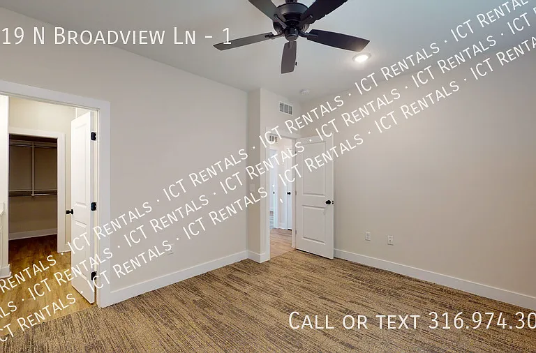 1119 N Broadview Ln #1 — Photo 2