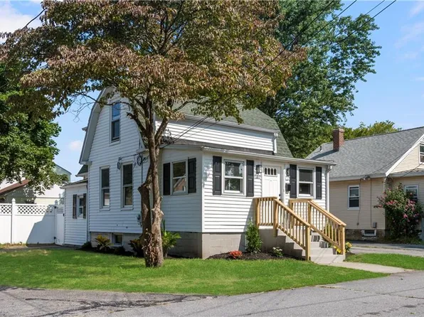 107 Greylawn Ave, Warwick, RI 02889