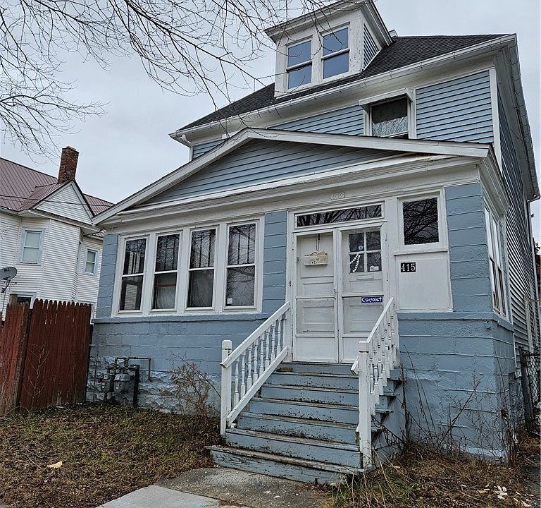 1st image of 415 Dearborn St
