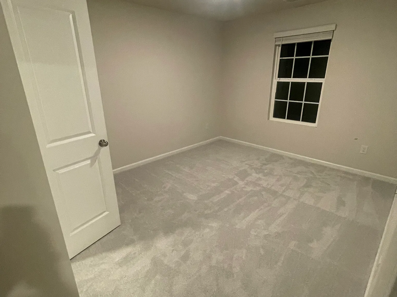5 bed, 2306 sqft, $650 — Photo 4