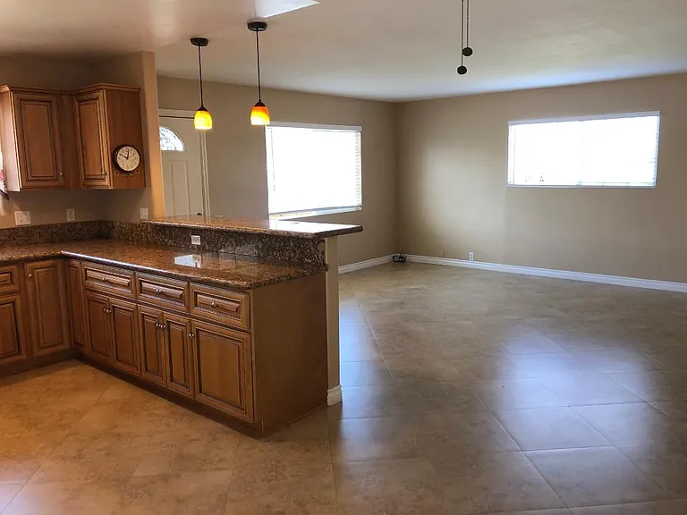 2750 Dahlia Ave — Photo 18