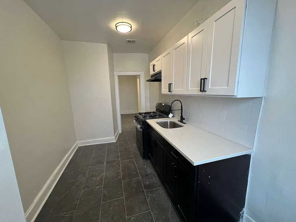 2 bed, $1,800 — Photo 2