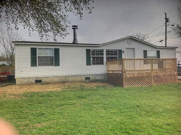 4th image of 102 Yvonne Ave