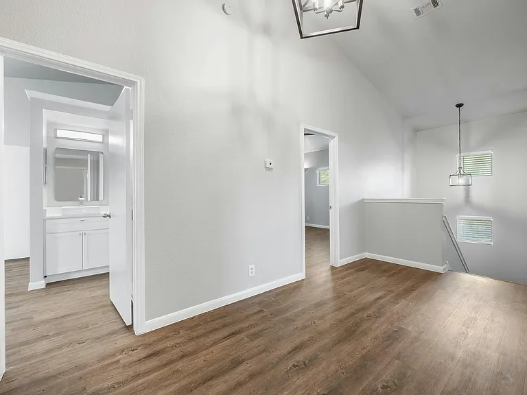 3412 Speedway #B — Photo 22