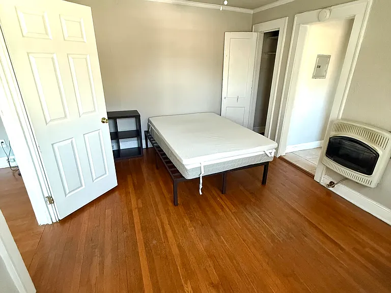 380 6th St NE #7 — Photo 5