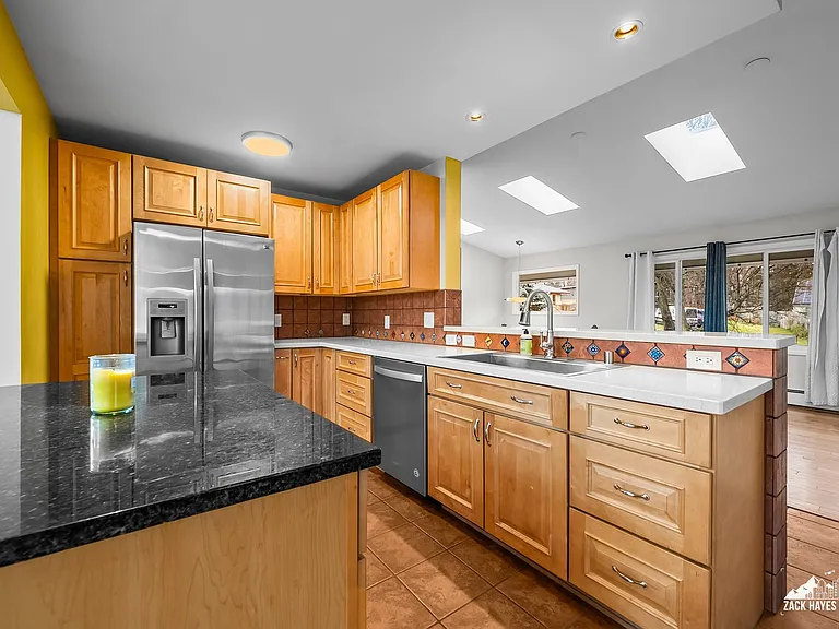 3868 Shannon Cir — Photo 12
