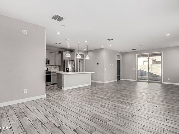 5th image of 10954 W Melvin St