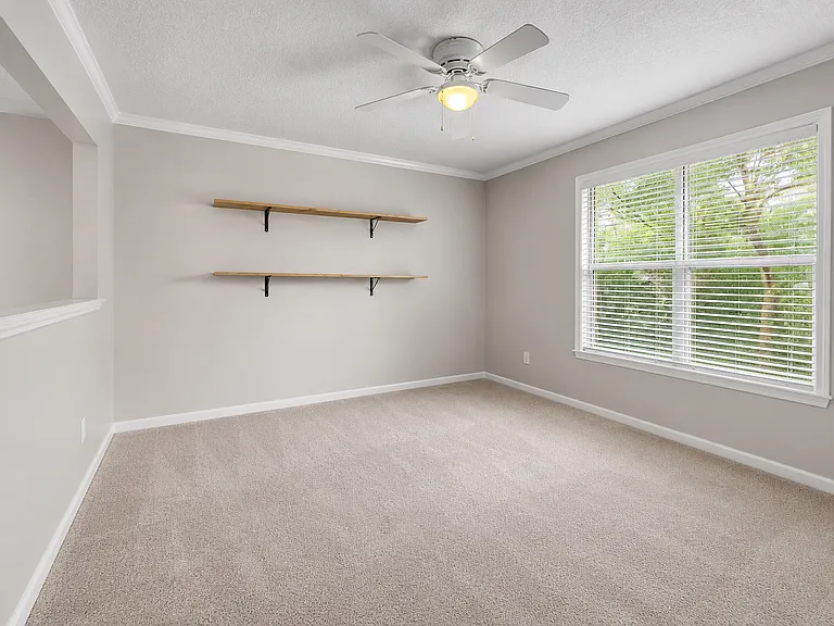 545 Oneida Ct — Photo 7