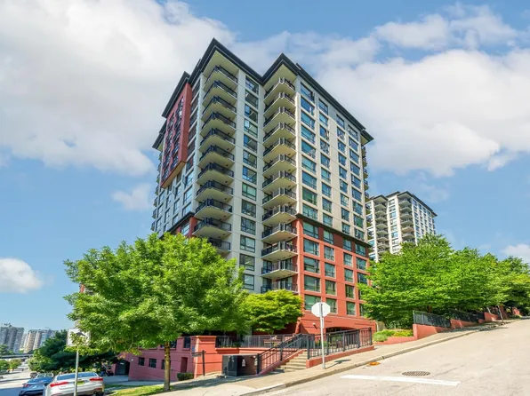 813 Agnes St #601, New Westminster, BC V3M 0A9