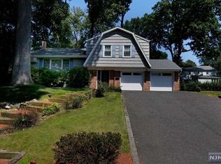 11 Raven Rd, Montvale, NJ 07645