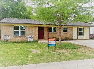 537 Phillips St, Cleburne, TX 76033