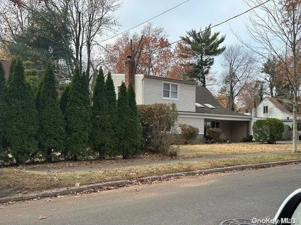 26 Chadwick Road, Great Neck, NY 11023