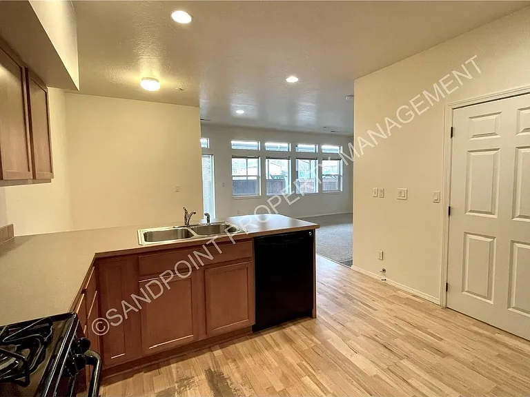 1602 Pine St #10 — Photo 14