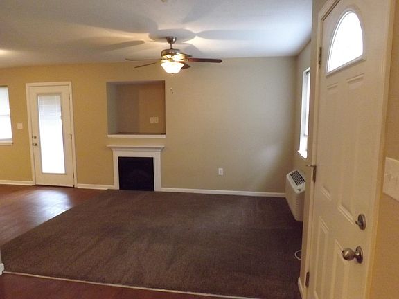 4th image of 210 E 2nd St #3B-2BA