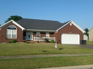 405 W Woodlake Cir, Mount Washington, KY 40047