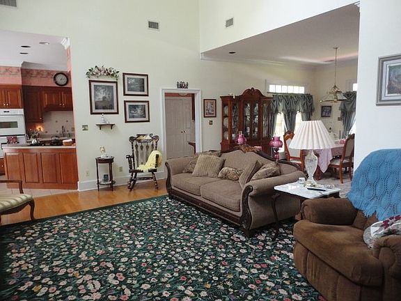 3rd image of 101 Christopher Newport Dr
