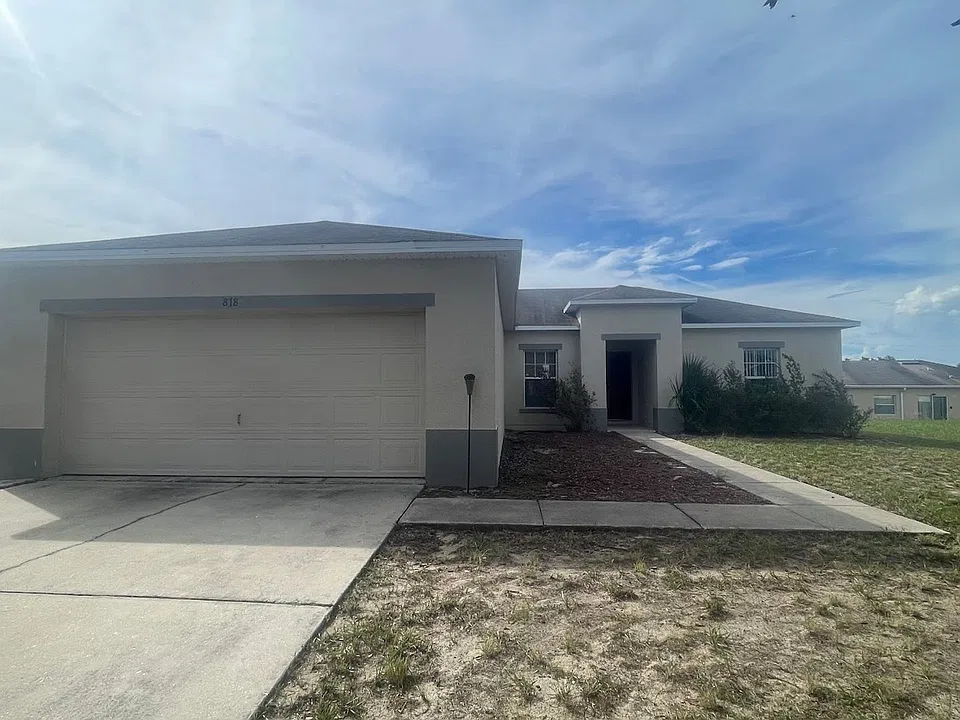 818 Fraser Dr
