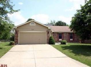 117 Walnut Hill Dr, Saint Charles, MO