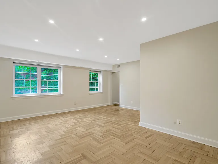 1315 N Ode St #704 — Photo 7