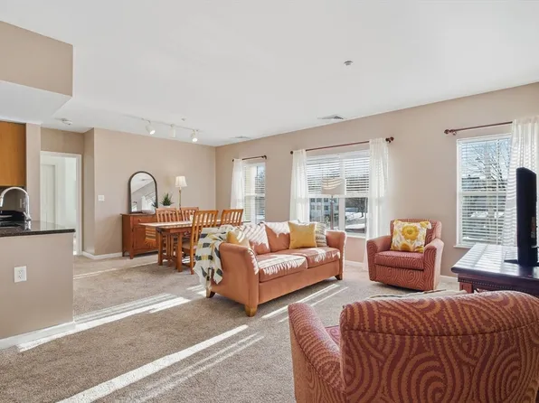 248 Main St Unit 210, Hudson, MA 01749