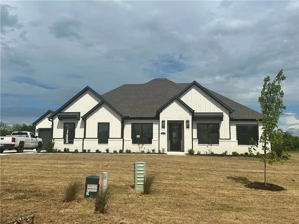 979 Noah St, Goshen, AR 72703